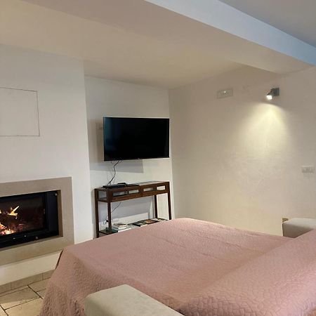 Rifugio Del Tesoro Apartment ชิสแตร์นีโน ภายนอก รูปภาพ
